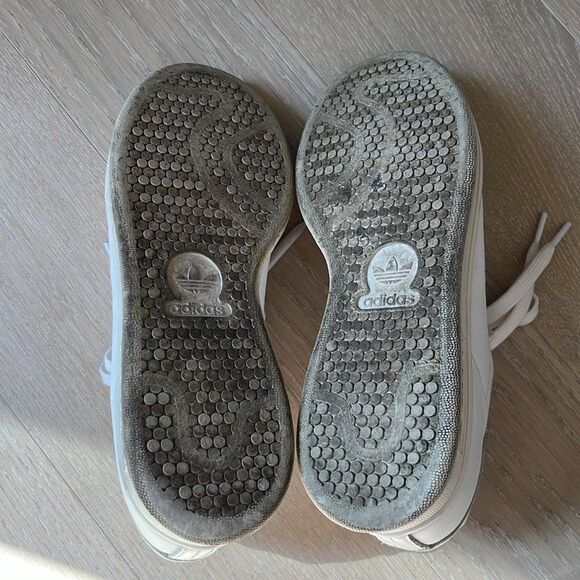 Adidas White Sneakers with Red Heart, Size 5 - Picture 9 of 10